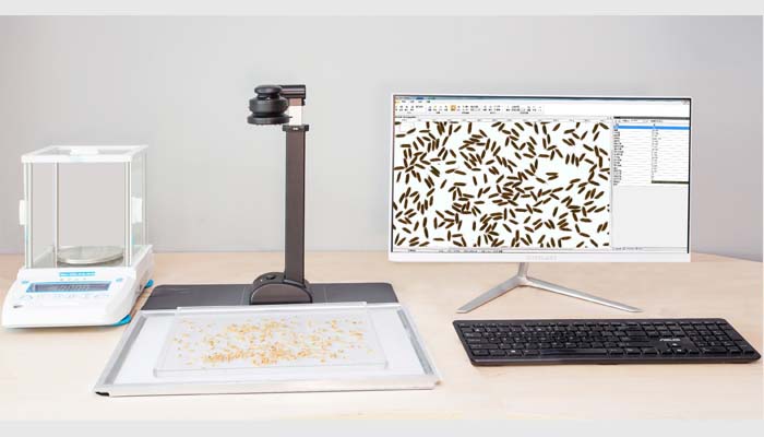 SC-G型全自動(dòng)種子考種及千粒重分析儀系統(tǒng)，考種儀，自動(dòng)考種儀，自動(dòng)考種分析儀。是根據(jù)圖像識(shí)別原理來(lái)實(shí)現(xiàn)自動(dòng)分析的。其圖像的成像方式有2種可選（高速掃描或500萬(wàn)像素拍照），目標(biāo)照明模式可在背光和普通日光之間切換?？捎糜诟黝愞r(nóng)作物實(shí)粒種子的精確考種、各類糧庫(kù)的蟲口計(jì)數(shù)分析，以及發(fā)芽率、均勻度分析，可兼做表面光滑的昆蟲計(jì)數(shù)或蟲卵計(jì)數(shù)（如：米象、蚜蟲、蠶卵、魚籽等），以及被當(dāng)作種子凈度工作臺(tái)用于種子凈度檢驗(yàn)。內(nèi)置支持網(wǎng)上在線升級(jí)的模塊。