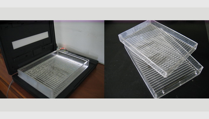 SC-E大米外觀品質(zhì)檢測(cè)儀，稻米品質(zhì)分析儀，米質(zhì)判定儀，大米外觀品質(zhì)分析儀。自動(dòng)檢測(cè)評(píng)價(jià)各類大米（秈米、粳米、糯米、絲苗米，特種米、有機(jī)米、黑米等）。能自動(dòng)分析出大米的：粒形（直徑、長(zhǎng)度、寬度、長(zhǎng)寬比、面積）、整精米數(shù)量、整精米率、透明度、碾精、堊白率、堊白度、千粒重、碎米率、黃粒米、病斑或黃變率、霉變率、不完善率（未成熟粒、雜質(zhì)），以及糯米的陰米率等。與國(guó)標(biāo)GB/T1350稻谷、GB/T17891優(yōu)質(zhì)稻谷或GB1354大米、農(nóng)業(yè)部新標(biāo)大米NY/T2334-2013、大米粒型分類判定LS/T6116-2016、糧食行業(yè)標(biāo)準(zhǔn) 大米LS/T 3247—2017相對(duì)應(yīng)，能檢測(cè)各項(xiàng)指標(biāo)的重量比和粒數(shù)比。廣泛適用于大米質(zhì)量監(jiān)管檢測(cè)的相關(guān)部門，提高工作效率。